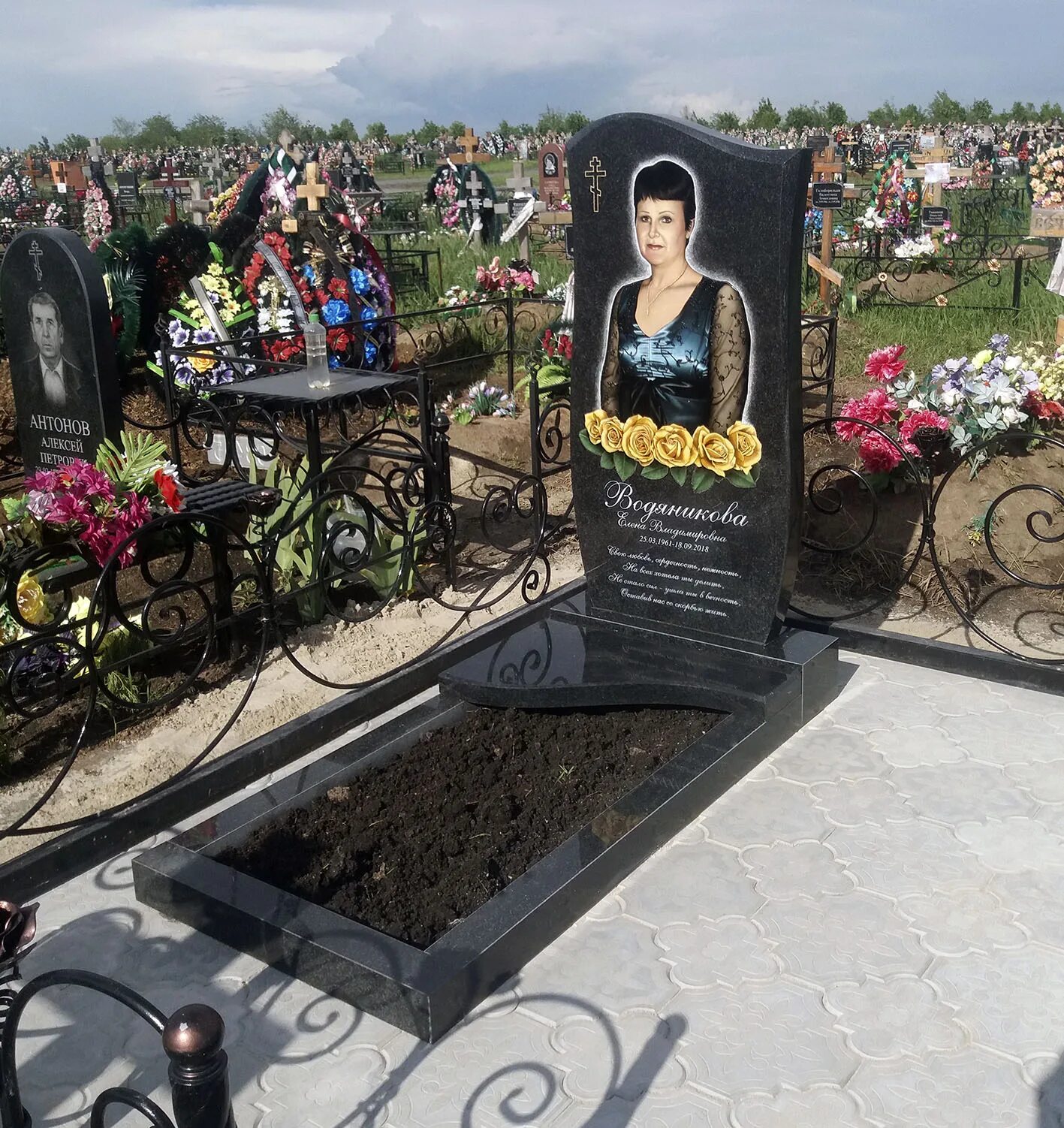 Памятники на северном кладбище ростова на дону. Всехсвятское кладбище (ростов-на-дону). Могилы северного кладбища ростов-на-дону. Улица герасименко в ростове на дону. Северное кладбище ростов-на-дону.