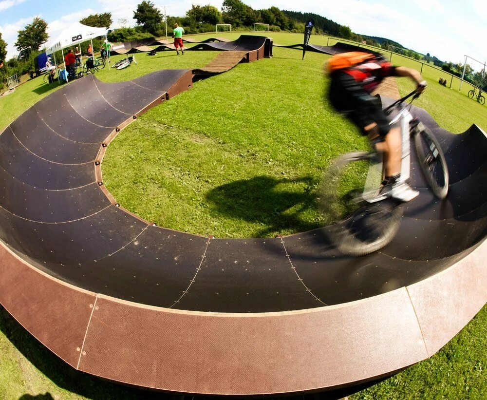 Moment track