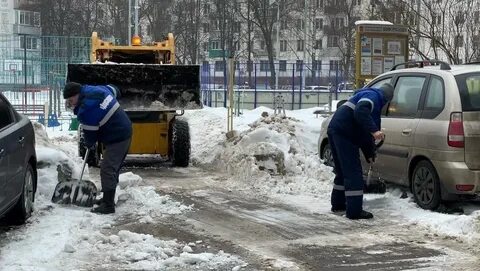 Уборка снега на придомовой территории