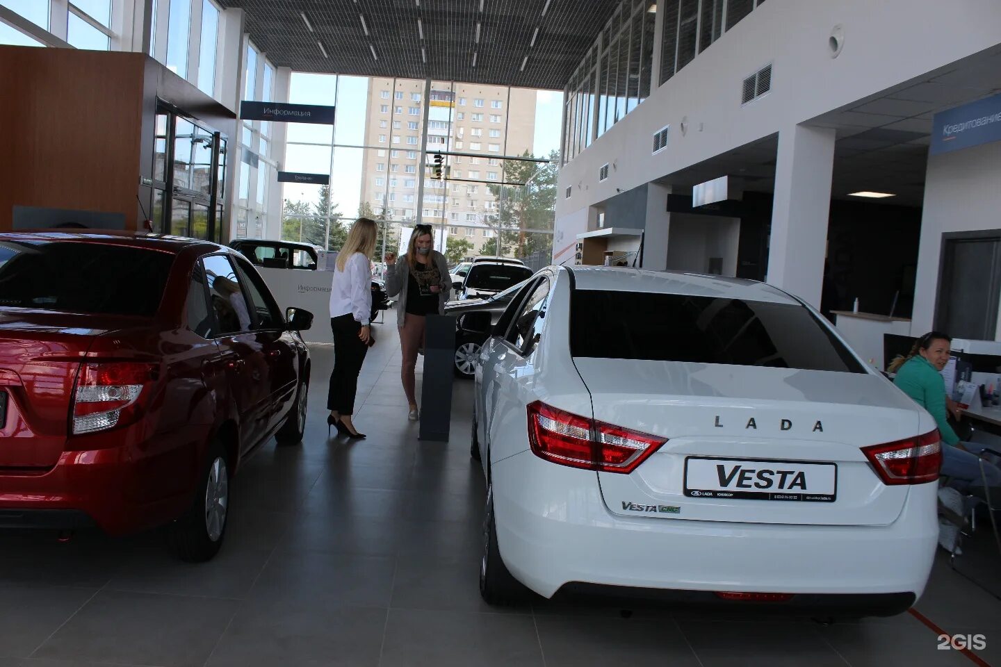 Автосалон ниссан в дзержинске. Автоцентр дзержинск. Юникор фото. Юникор дзержинск официальный сайт. Автосалон юникор в дзержинске.