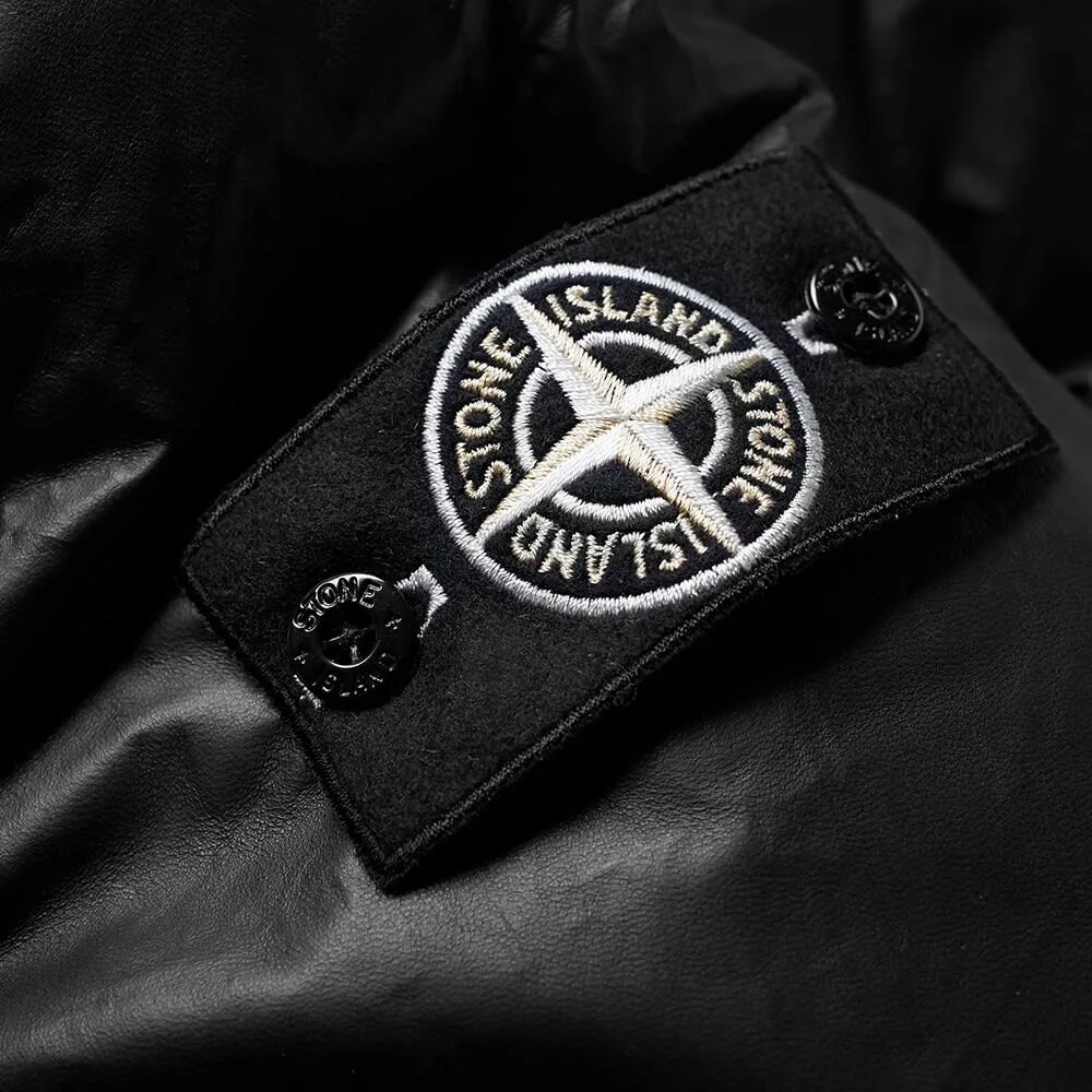 Знак stone. Белый стоник патч. Белый патч Stone Island. Нашивка Stone Island белый. Нашивка стон Исланд.