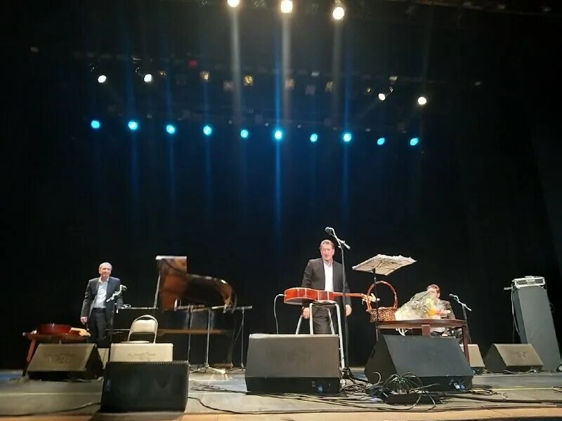 концертный зал ленсовета. дк им ленсовета санкт-петербург. дк ленсовета фото зала. ленсовета санкт петербург концерты. концерт дк ленсовета.