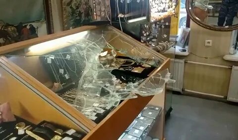 Обыск в ломбарде