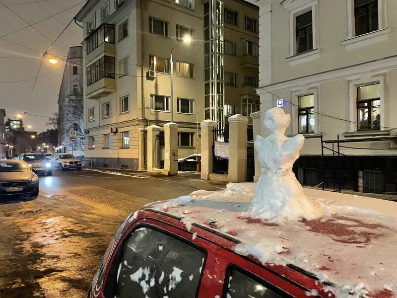 Когда снег полностью растает в 2024. В Москве растаял снег. Мартовский снег в Москве. Когда растает снег в городе. Когда растает снег в Москве.
