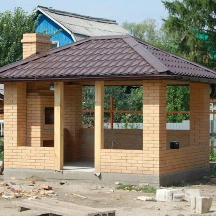 Беседка с кирпичными столбами. Шестиугольная беседка из кирпича с мангалом. Кирпичный мангал в беседке. Дачные беседки из кирпича. Беседка из.