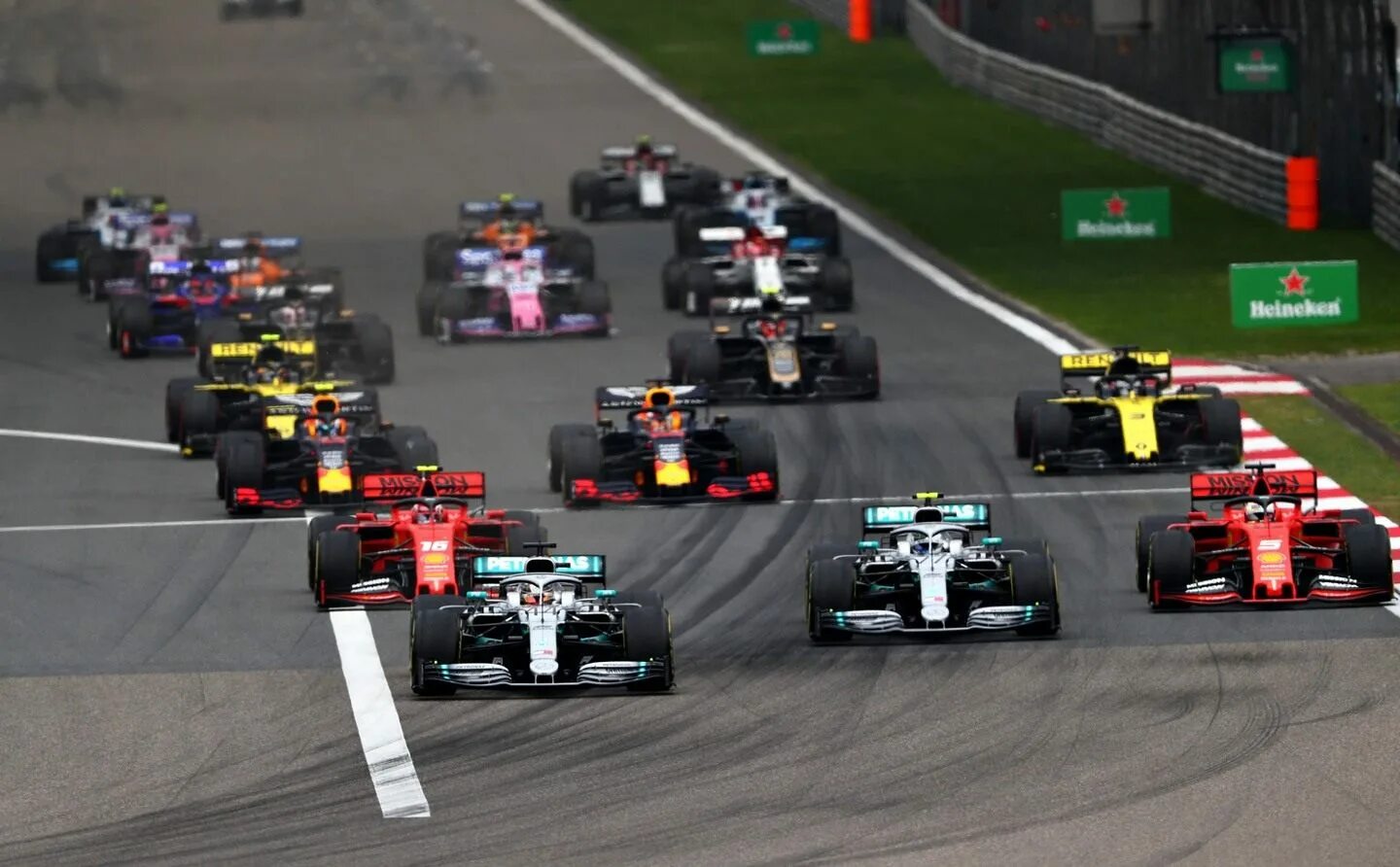 Grand prix f1. Mercedes Гран-при Монако 2019. Старт ф1. Шанхай формула 1. 1 этап формулы 1 2019