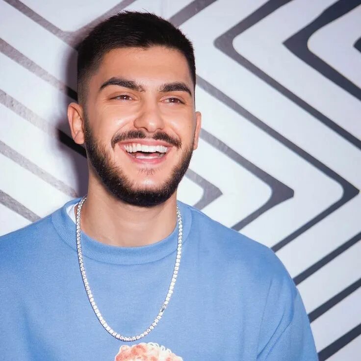Sugar zubi butrint imeri remix. Butrint imeri. butrin imeri певец-. my певец. lokimine певец.