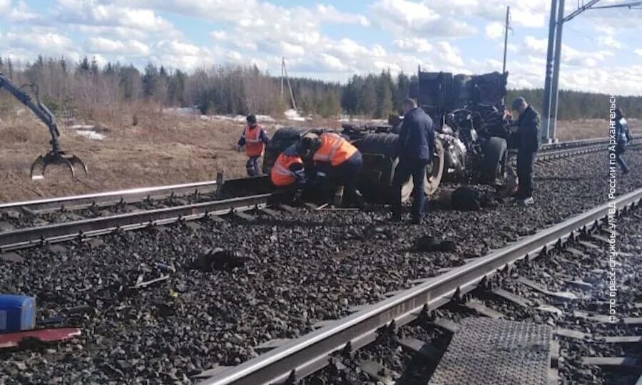 Поезд архангельск авария