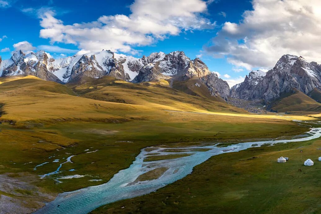 Киргизия климат. Климат киргизии. Тянь-шань киргизия. Киргизия климат. Горы кыргызстана hd.