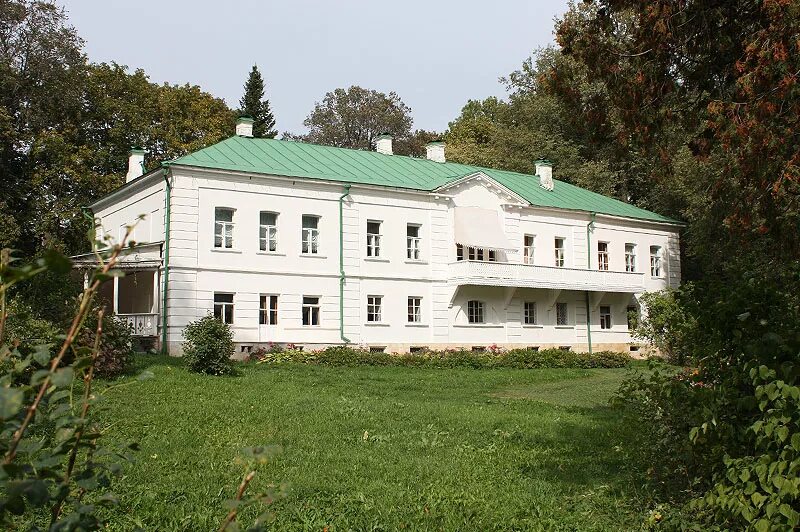 Места толстого. Ясная Поляна Лев Николаевич толстой. Ясная Поляна Льва Николаевича Толстого. Усадьбе Ясная Поляна в Крапивенском уезде Тульской губернии. Дом где родился толстой Ясная Поляна.