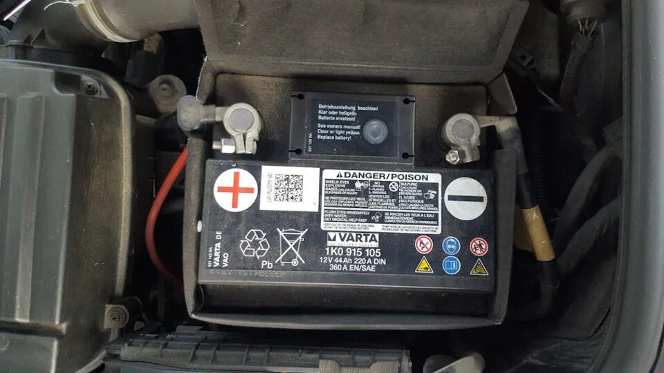 Аккумуляторы golf. 6. Аккумулятор для фольксваген гольф плюс. Гольф 4 дизель акб. Аккумуляторы golf.