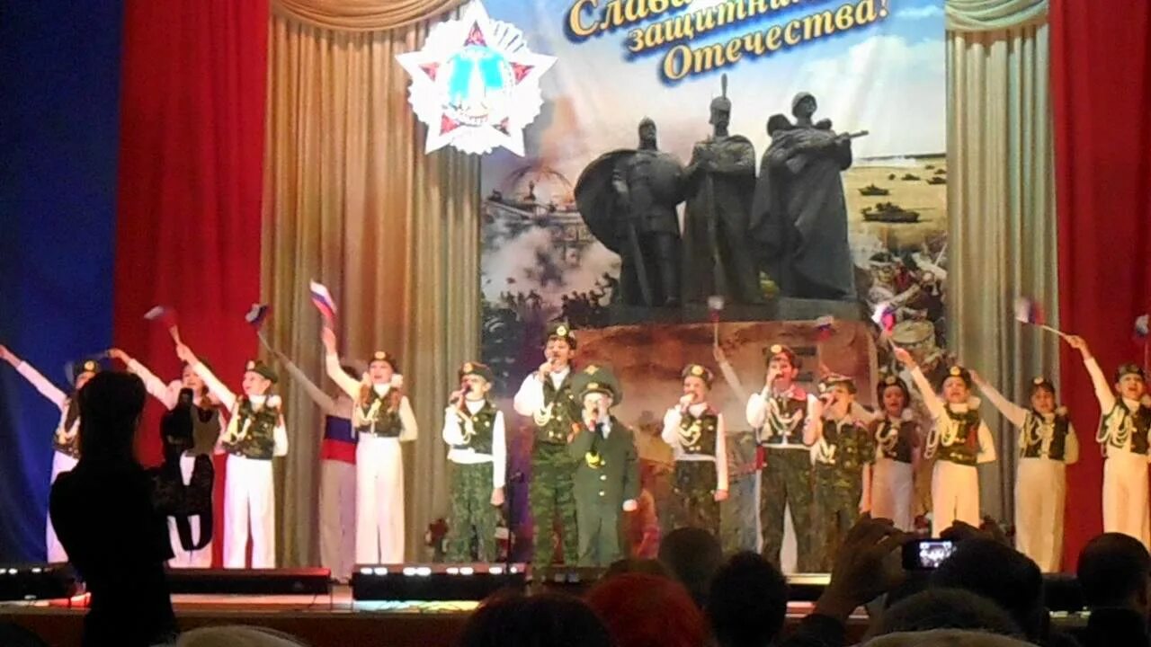 Песня защитники отечества соловушки. Защитники отечества нужины. соловушка защитники отечества. сестры нужины защитники отечества. заслуженный коллектив соловушка.
