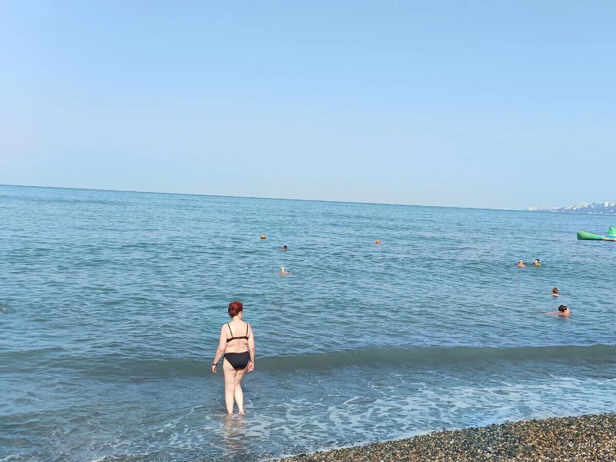 Фото пляжей адлера 2023. Фото пляжей адлера 2023. Фото пляжей адлера 2023. Пляж лазаревское 2023. Пляж огонек адлер.