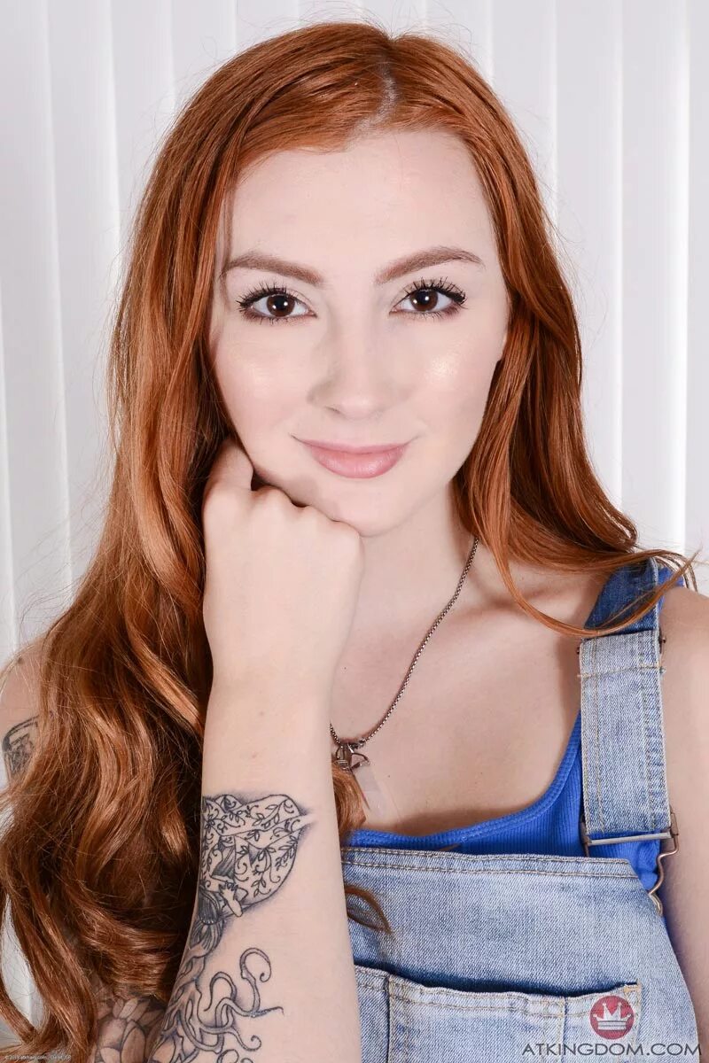 Висконсин тифф актриса. Megan winters. Меган сейдж step sis. Michelle james 2022. Megan winters bush.