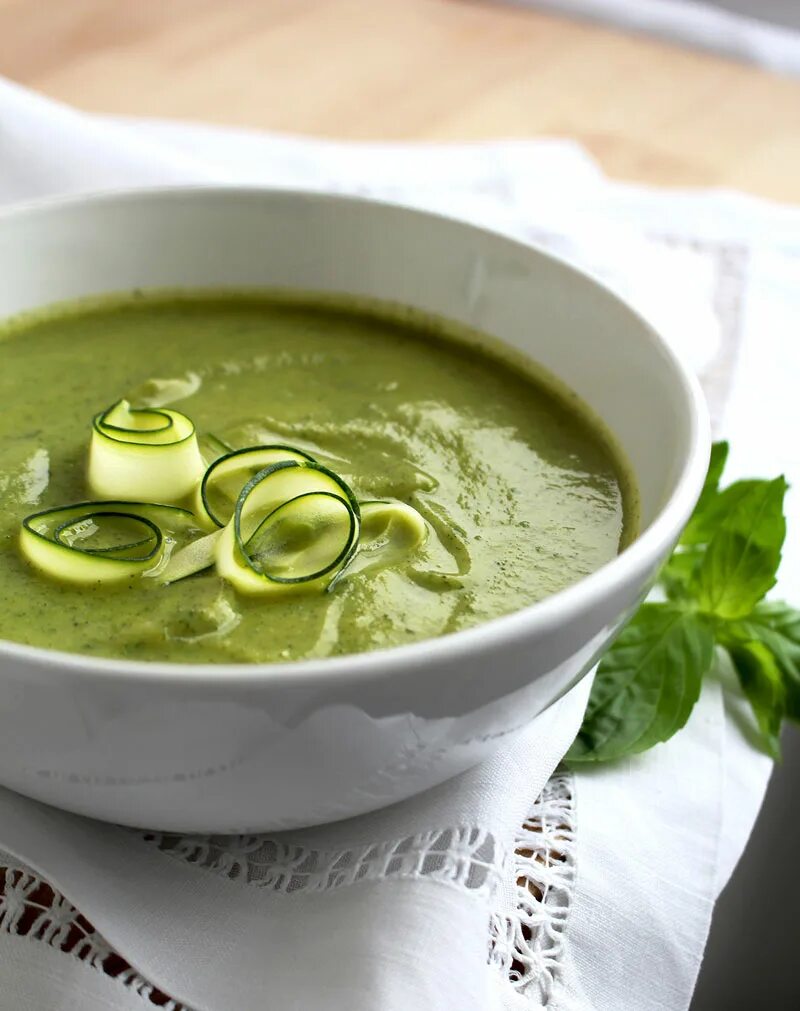 Самый вкусный суп пюре. Суп пюре из цукини. крем суп с цукини. суп велюте. крем суп из цукини и шпината.