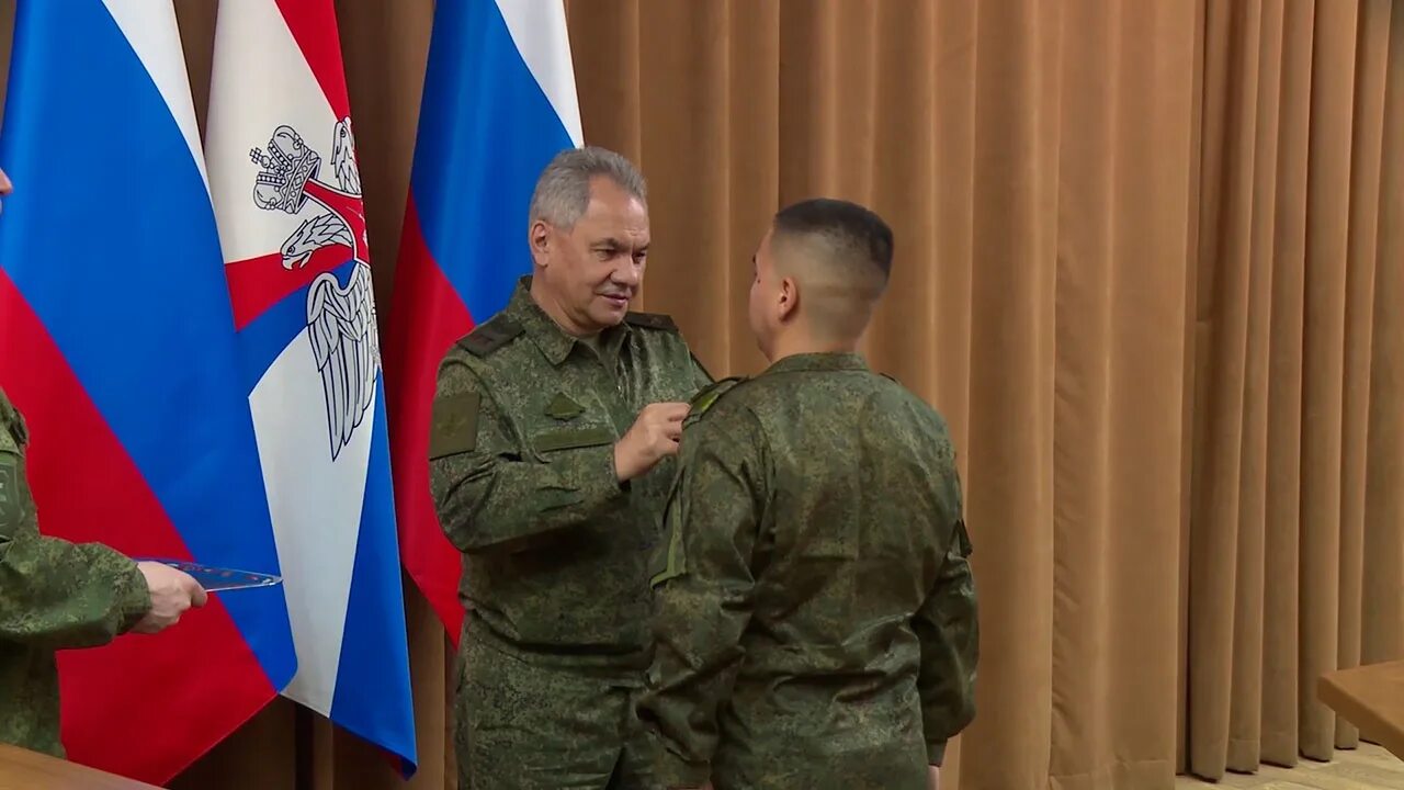 Выступление шойгу 7 октября 2025 о мобилизованных. Суровикин и шойгу. сергей суровикин. суровикин докладывает шойгу. российские войска.