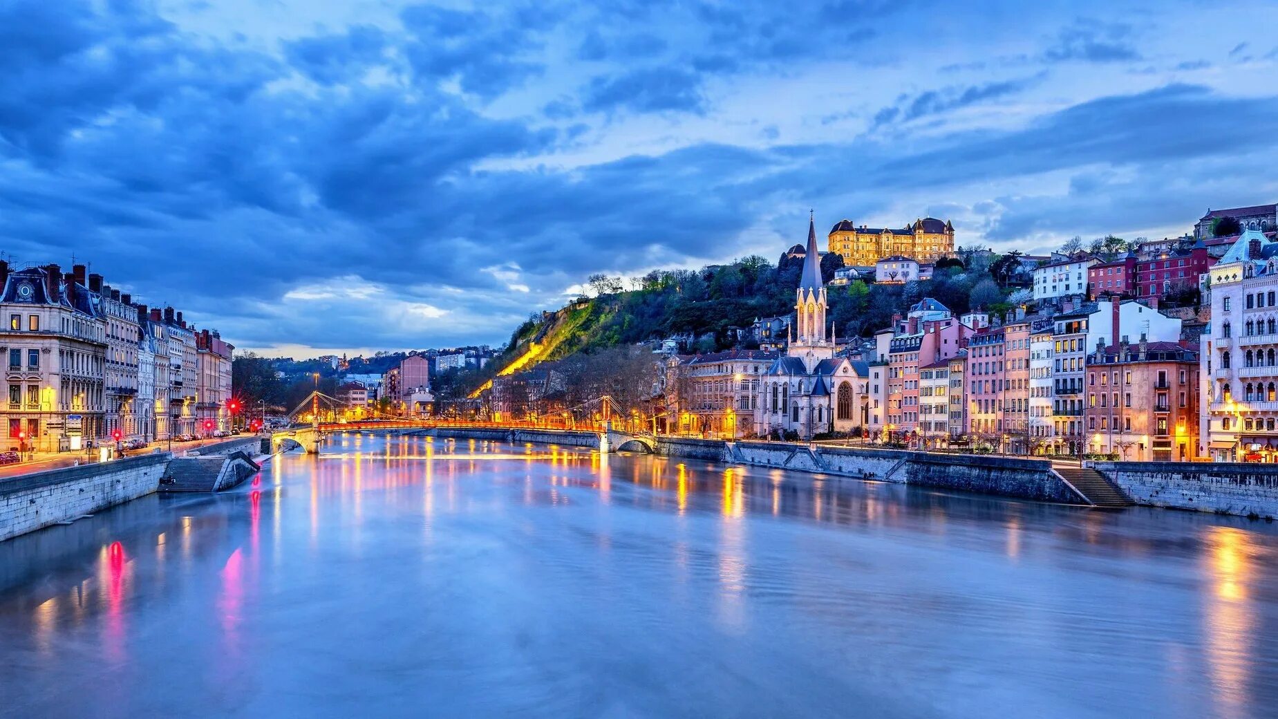 Французский город лион. Лион рона. Lyon лион франция france. Лион река рона. Лион вид города.