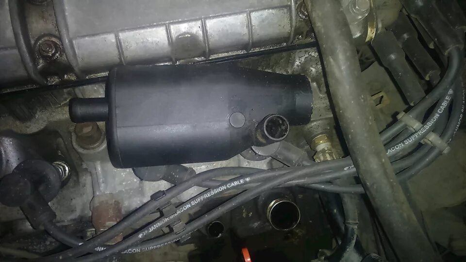 Клапан картерных газов ока 11113. Патрубок картерных газов ока 1113. Сапун на двигатель ока 11113. Сапун ваз 11113 ока. Клапан маслоотделителя ока 11113.