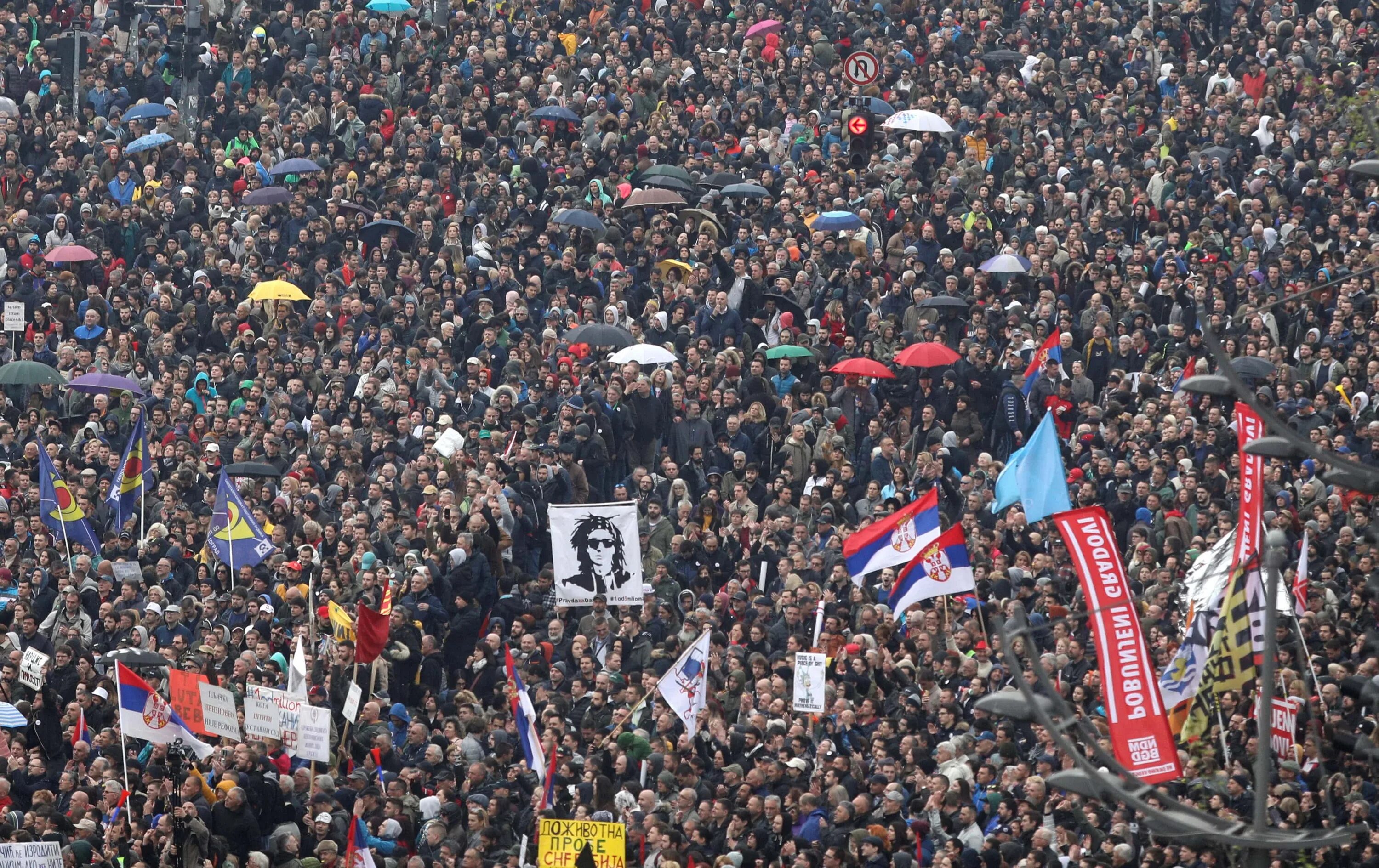 Сербия протесты 1999. Протесты против Вучича в Сербии. Митинги в Сербии 1991. Сербия в апреле. Новости сербии сайт