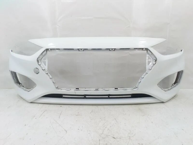 Hyundai solaris 2020 белый бампер. Hyundai solaris 2018 бампер передний. Бампер передний хендай солярис 2018 белый. Бампер передний солярис 2017 белый. Передний бампер на hyundai solaris 2.