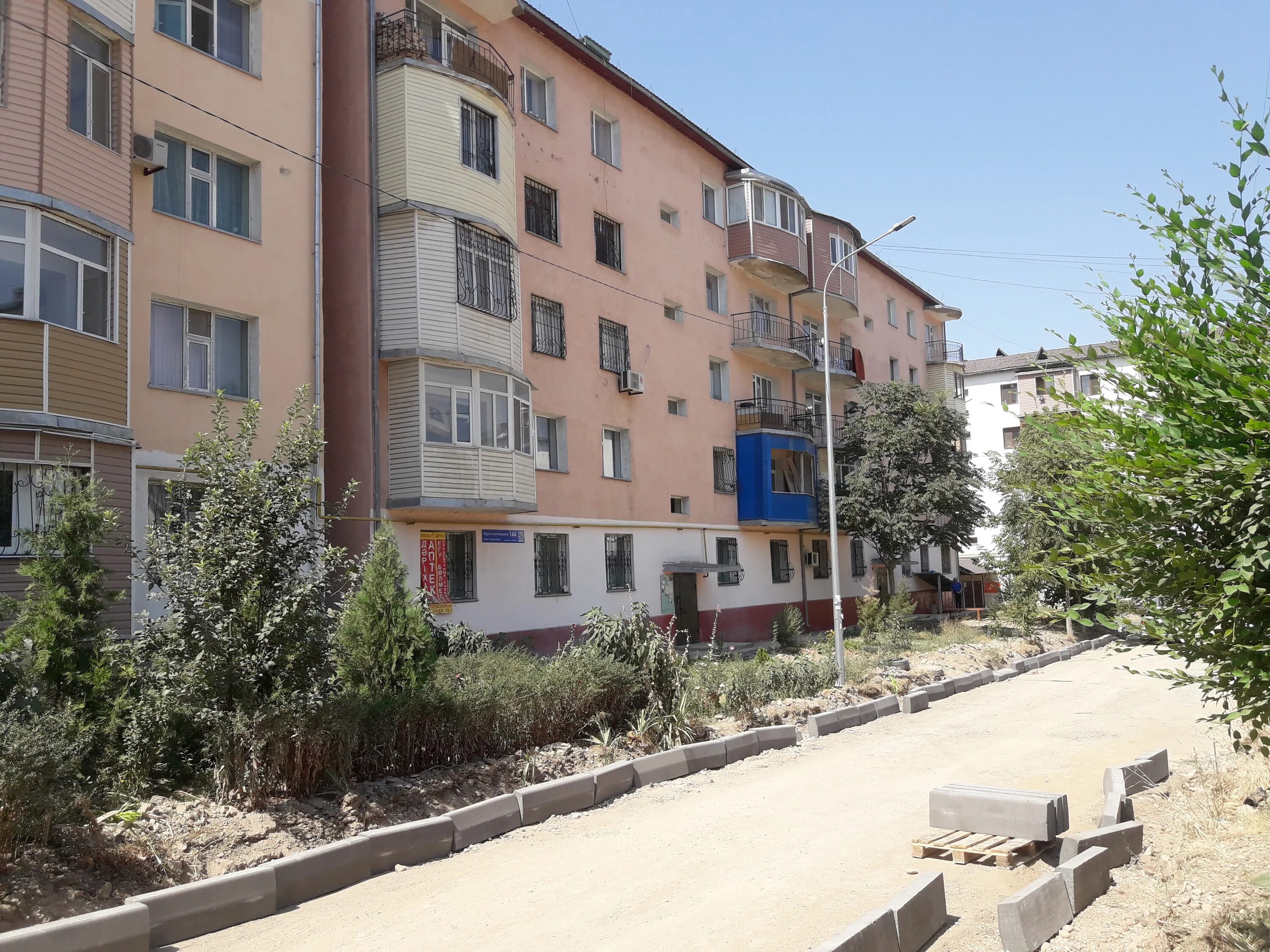 Шымкент мкр. Торговый центр казахстан микрорайон город чимкент микрорайон север. 11 мкр шымкент. Город шымкент микрорайон восток. Шымкент 8 микрорайон.