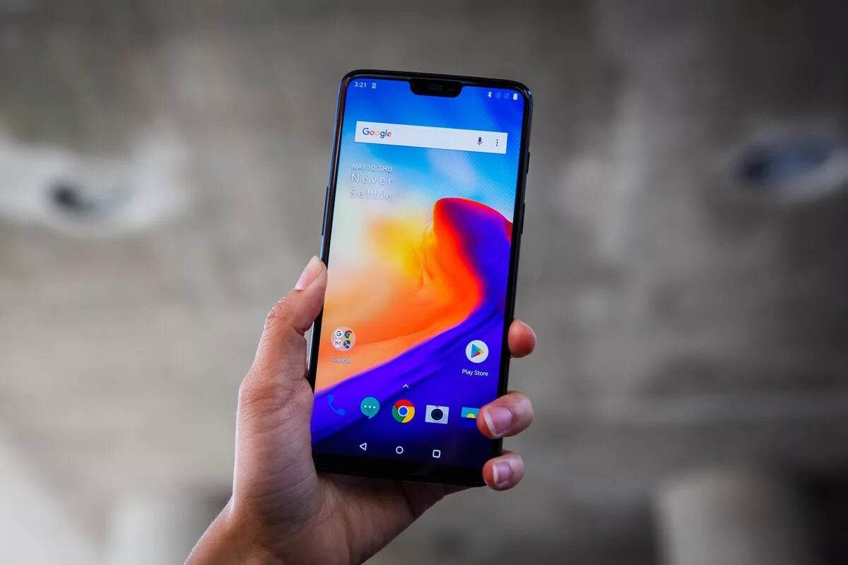 Лучшие смартфоны до 35. Oneplus 6. oneplus 6 фото. oneplus 6 ip. смартфоны 2018 года.