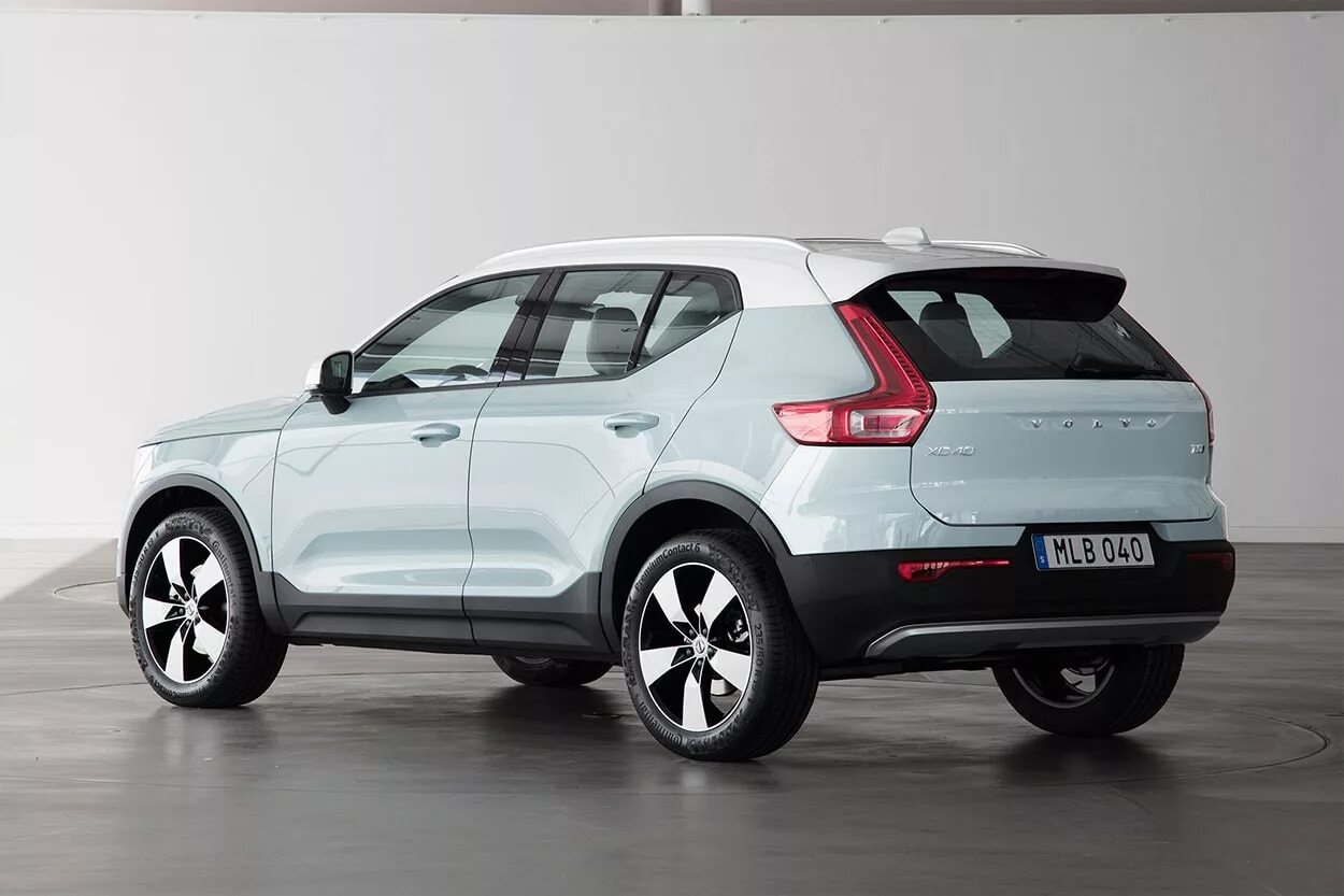 Сх 40. Volvo кроссовер xc40. Вольво xc40 новая. Вольво хс40 2021. Volvo паркетник xc40.