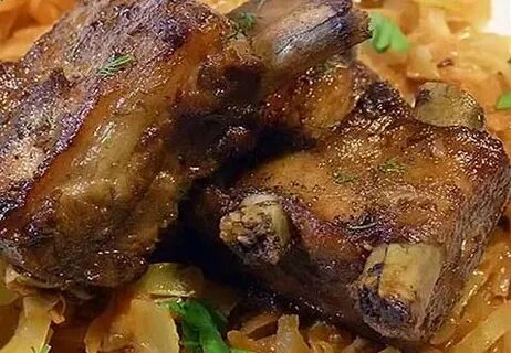 Свиные ребрышки с капустой