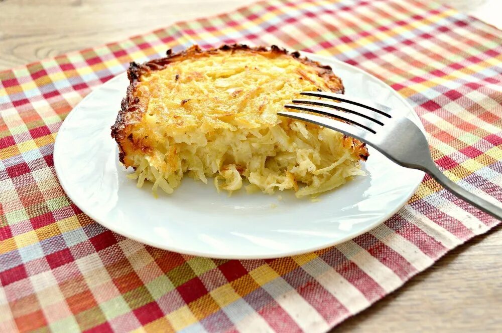 Вкуснейшая запеканка из капусты. Запеканка из капусты белокочанной. запеканка из капусты белокочанной в духовке. капустно картофельная запеканка. запеканка с белокочанной капустой в духовке.