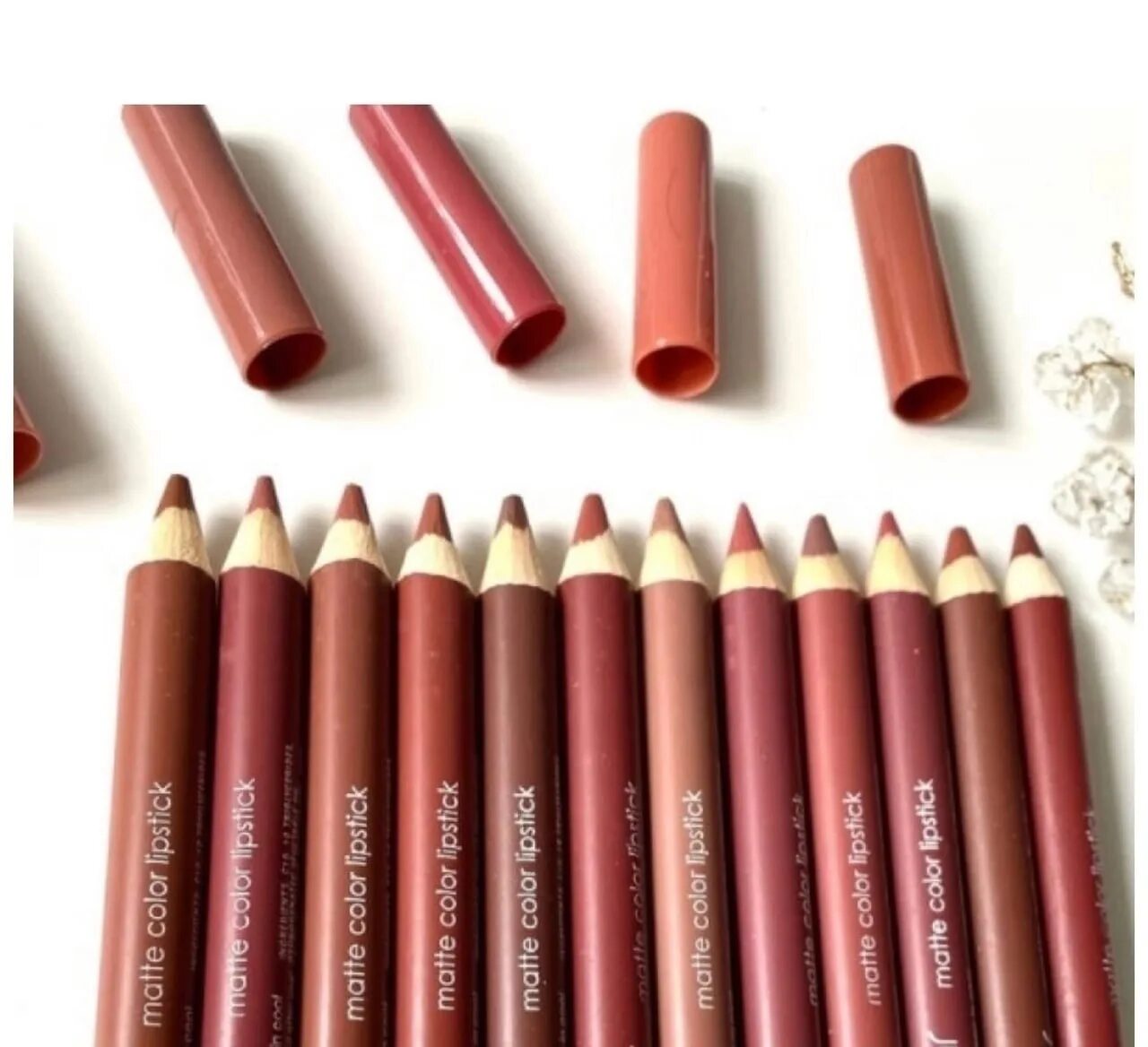 Карандаш для губ flormar 408. Карандаш для губ flormar 412. Самые популярные карандаши для губ. Контурный карандаш для губ. Карандаш для губ liner 01l8.