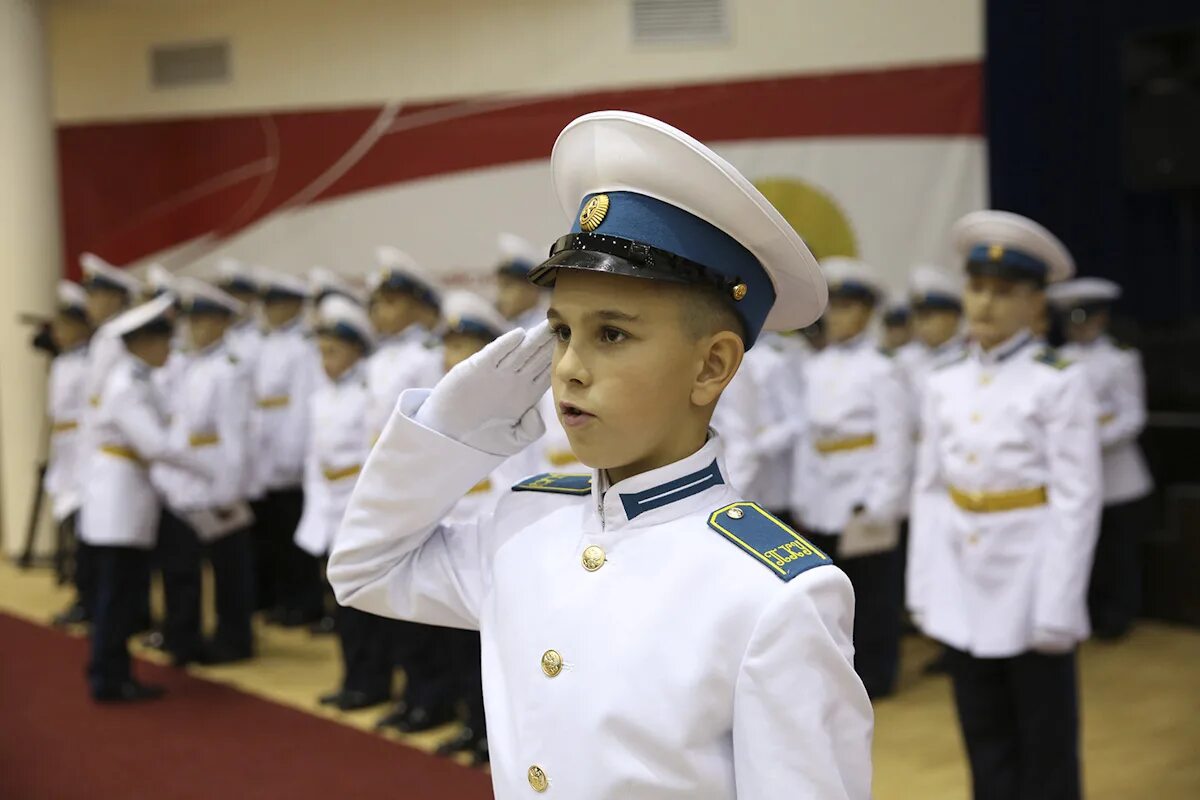 Электронный дневник кадетское президентское. Кадетское училище Клинцы. Парадная форма президентского кадетского училища. Маленькие кадеты.