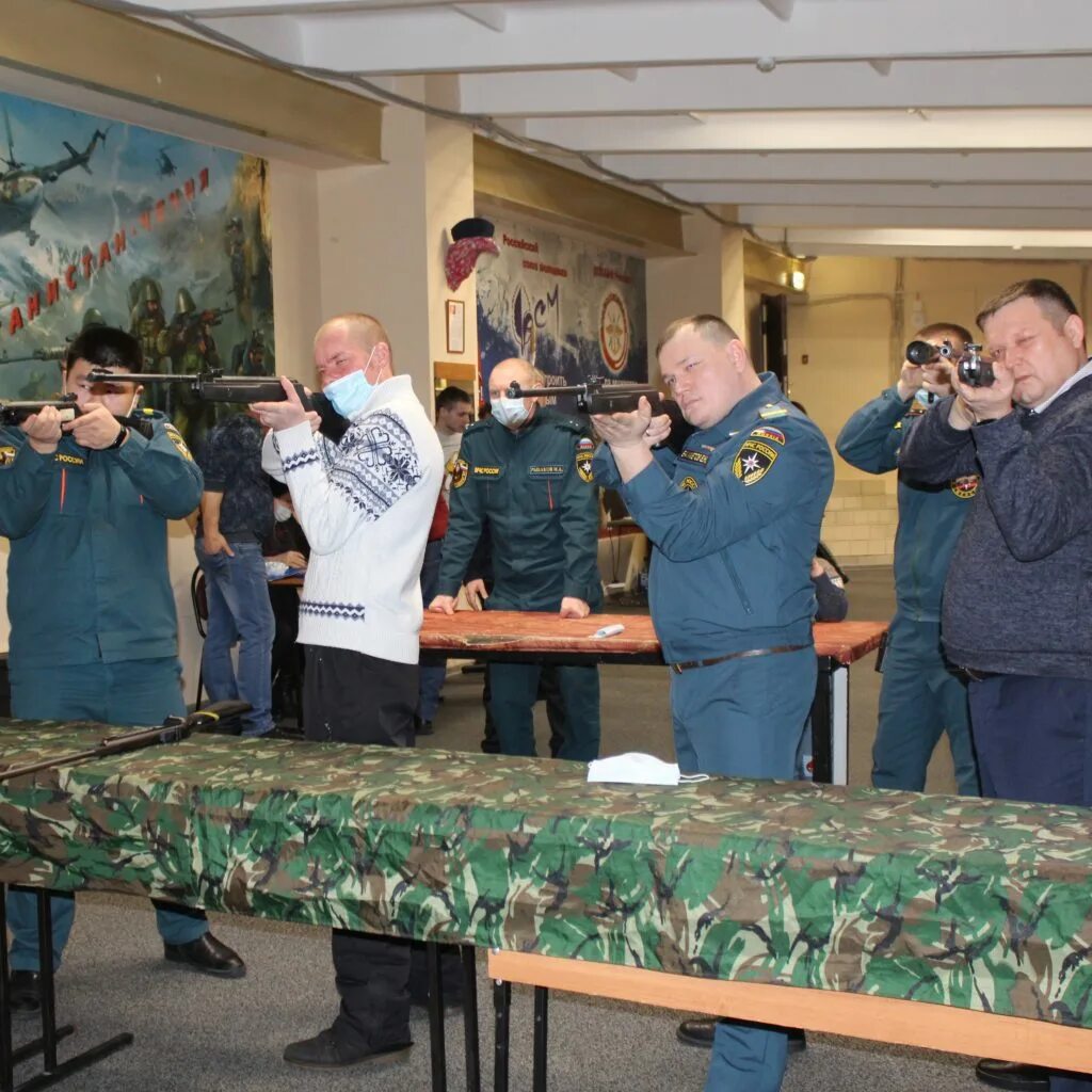 Кэп демотиваторы. Кэп зато. Кэп я слева. Кэп зато. Зато комаровский оренбургская область.