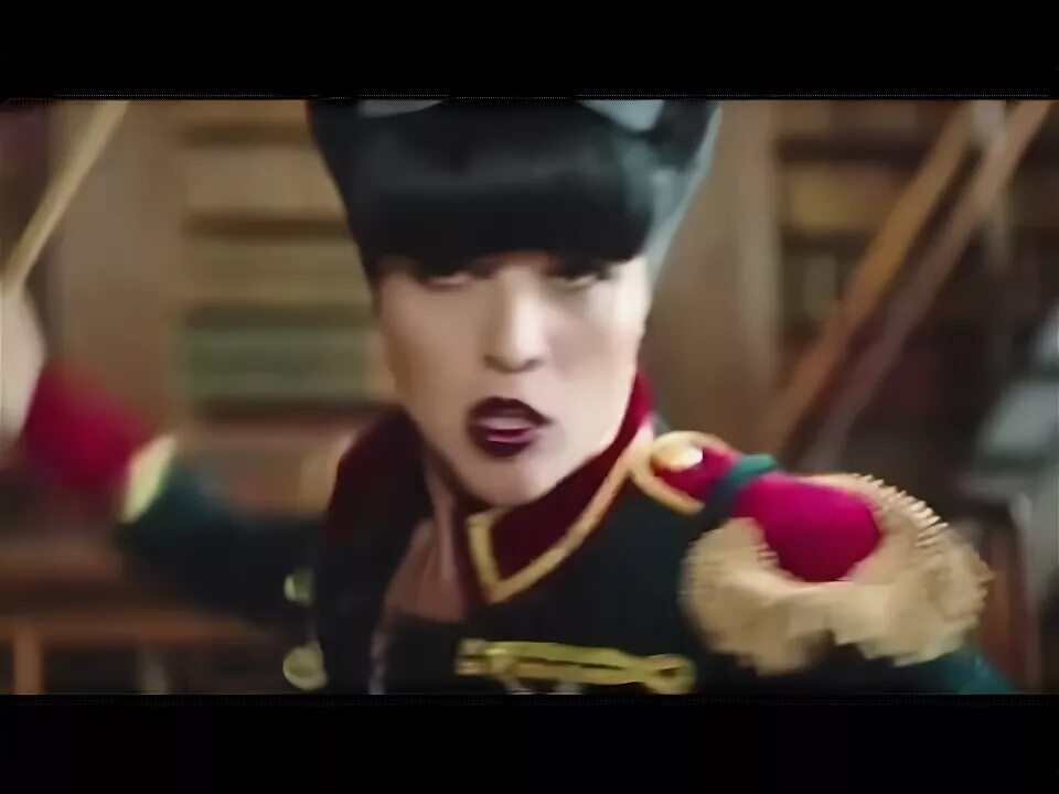 Robbie party like. Балерины из клипа робби уильямса. балерина из party like a russian.