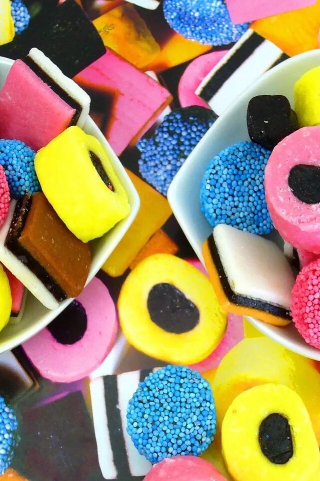 Liquorice Allsorts. Цветные сладости. Конфеты разноцветные. Разноцветный мармелад.