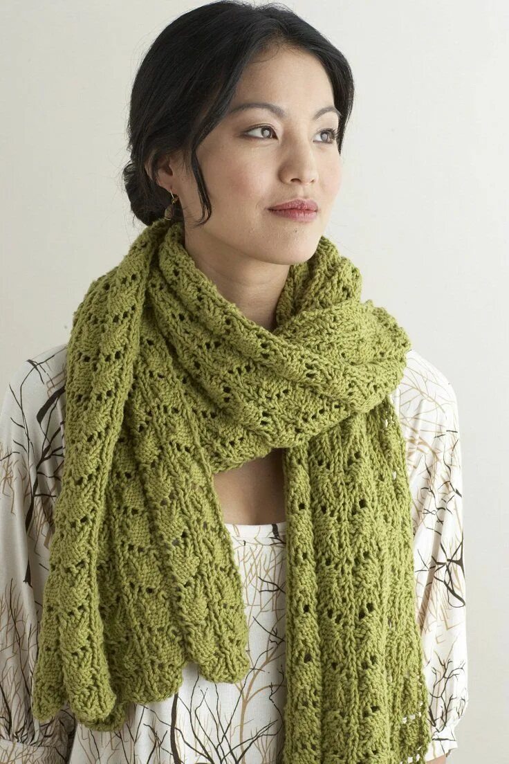 Легкие вязаные шарфы. Вязаные шарфы. Шарфы женские вязаные. Красивый шарф. Вязаный шарфик.
