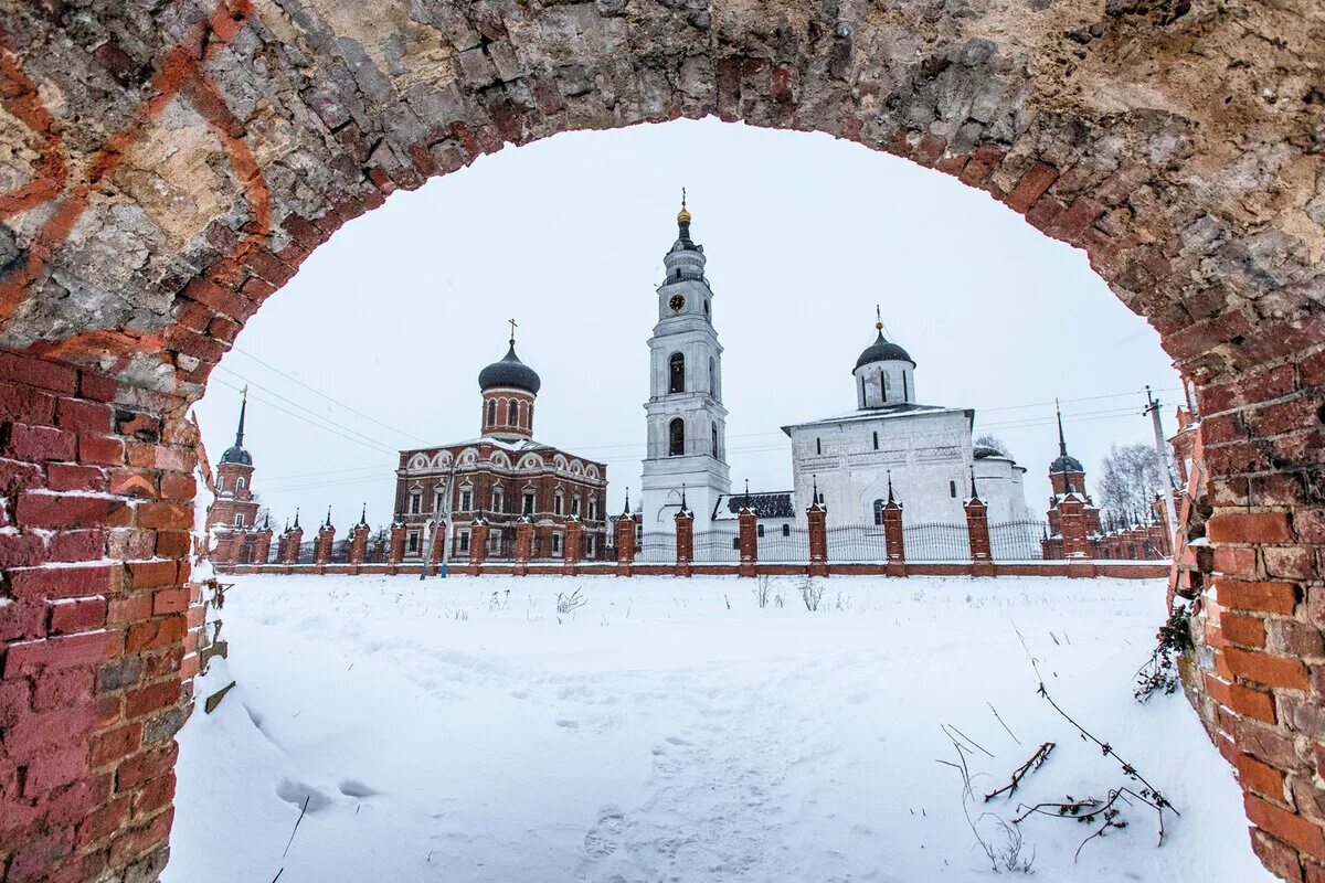 Солдатская д 1. Волоколамск март. Ревда инфо весну встречаем зиму провожаем. Волоколамск ул ново солдатская. Суздаль белый храм.