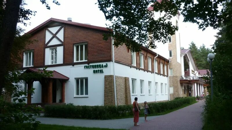 Гостиница в беловежской пуще. Каменюки беловежская пуща. отель каменюки беловежская пуща корпуса. гостиничный комплекс каменюки белоруссия. беловежская пуща гостиница 4.