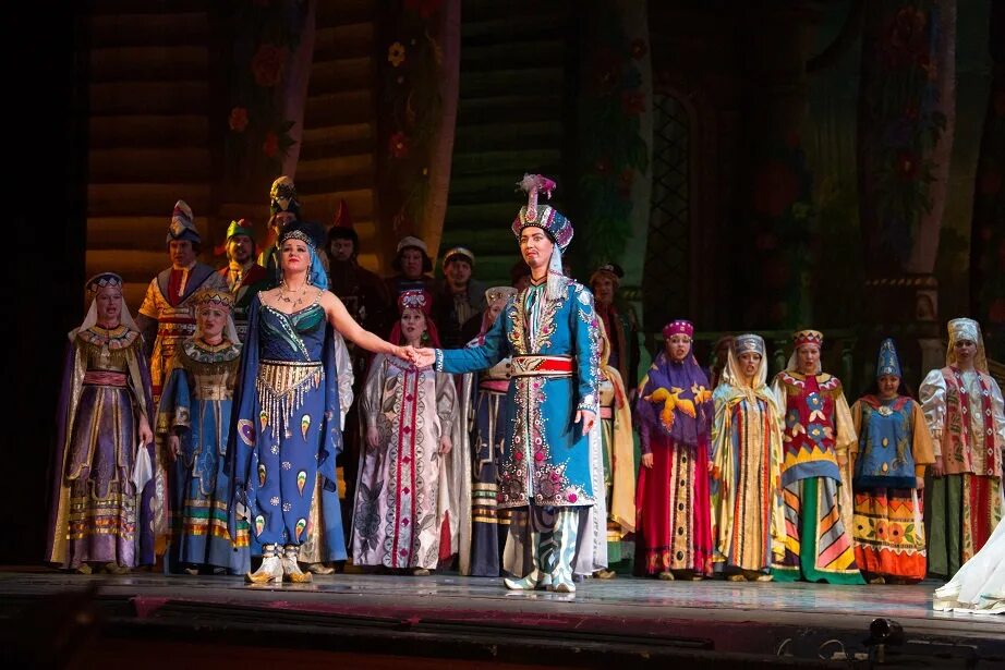 хор персидских девушек