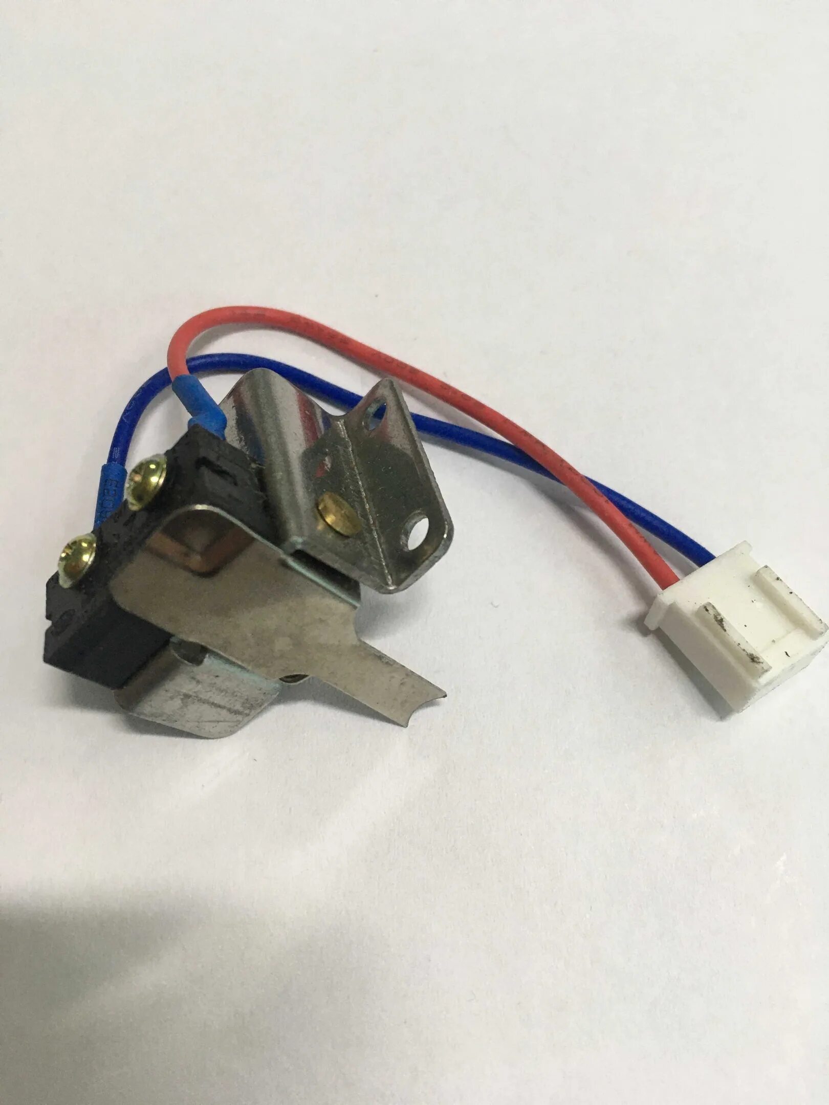 Микровыключатель колонки. Микровыключатель а электролюкс 265. Микровыключатель для газовой колонки 5e425t85. 330. 3227-02.