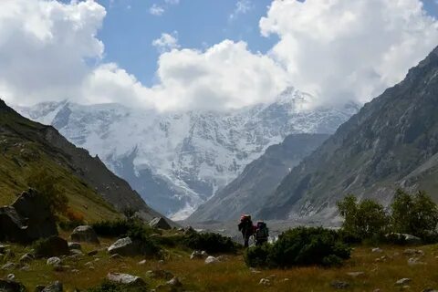Безенгийская стена