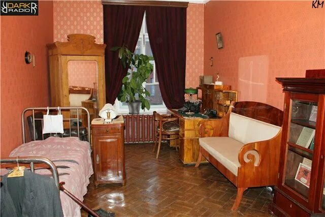 литературный музей 20 век. музей-квартира м. музей-квартира зощенко в санкт-петербурге. дом-музей зощенко, малая конюшенная улица. литературный музей 20 век.