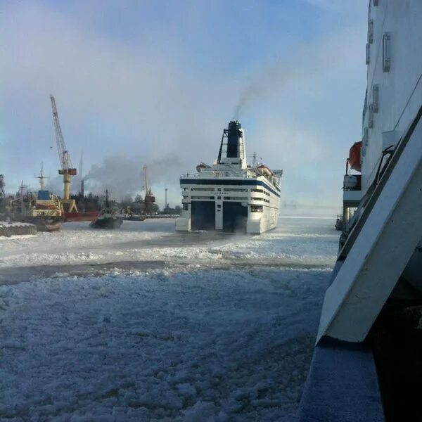 Причал моряка хлебозавод. Причал 19. Порт конца 19 века англия. 19 причал мурманск. Маринист джон стобарт.