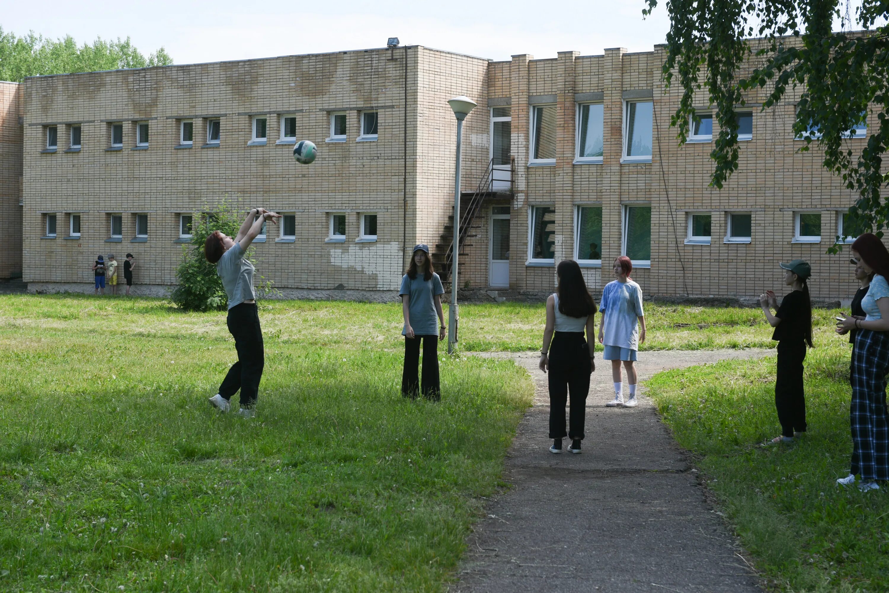 16 дол. Лагерь Юный Ленинец. Кудымкарский загородный лагерь. Юный Метростроевец лагерь. Лагерь Юность Загородом.