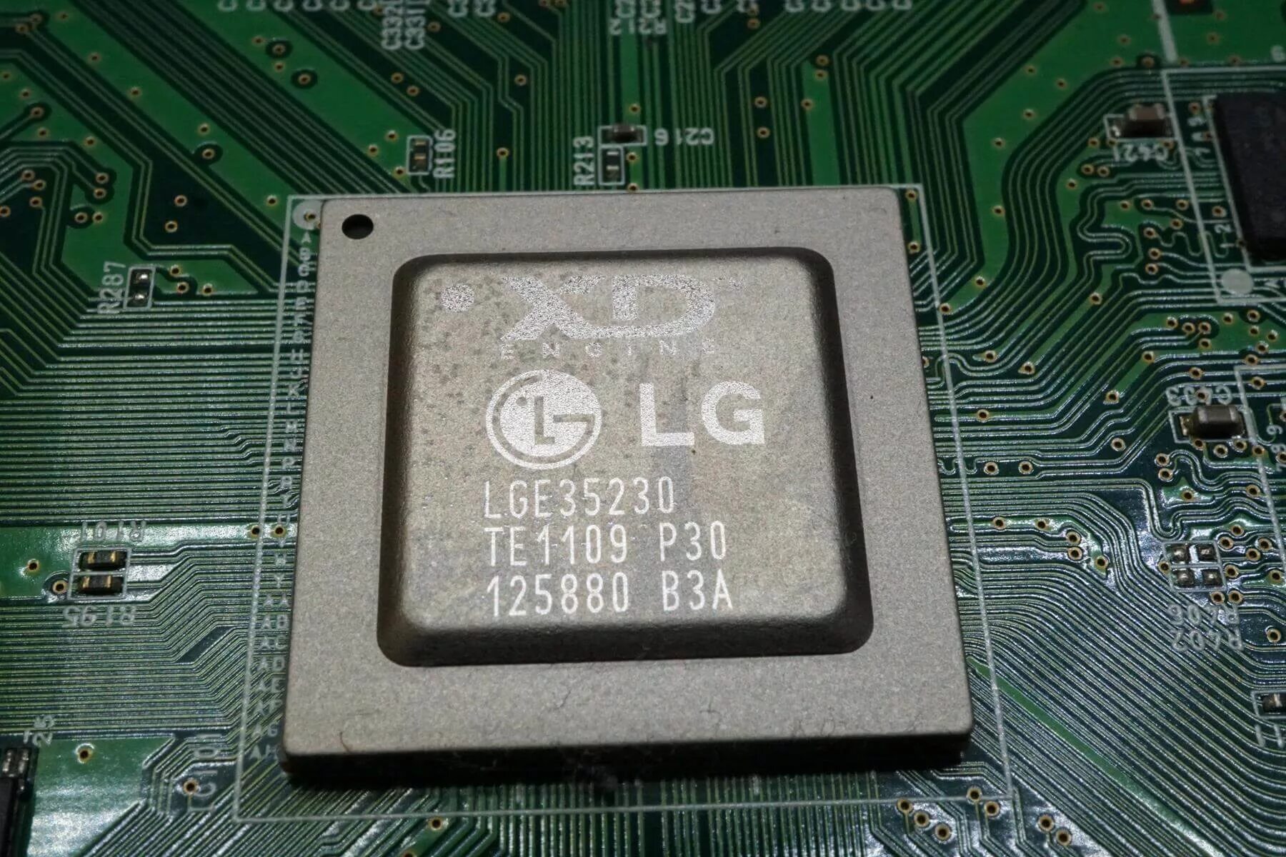 Обвязка процессора телевизора. Каналы процессора. Каналы процессора. Процессор вид сверху. Каналы процессоров.