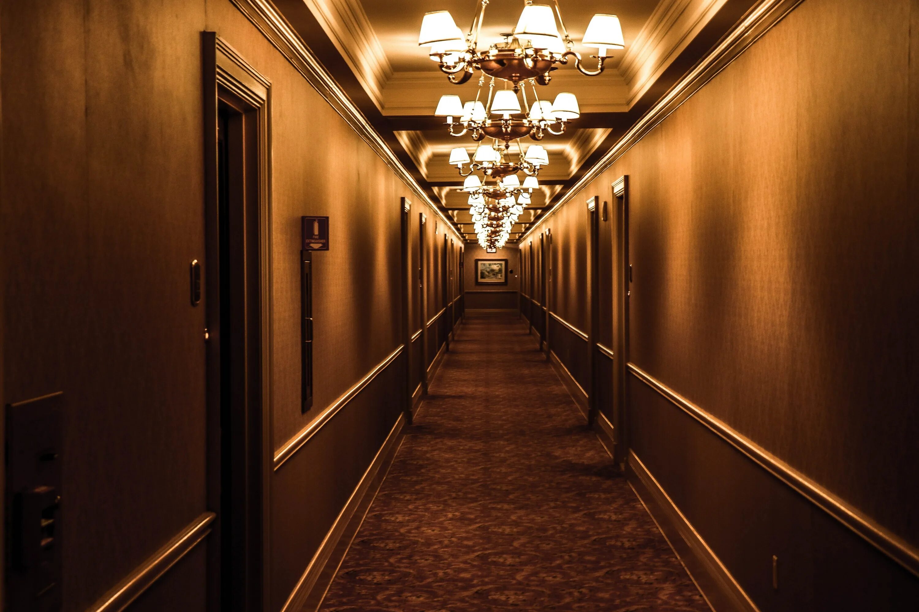 Отель Сесил коридоры. Темный коридор. Длинный коридор.