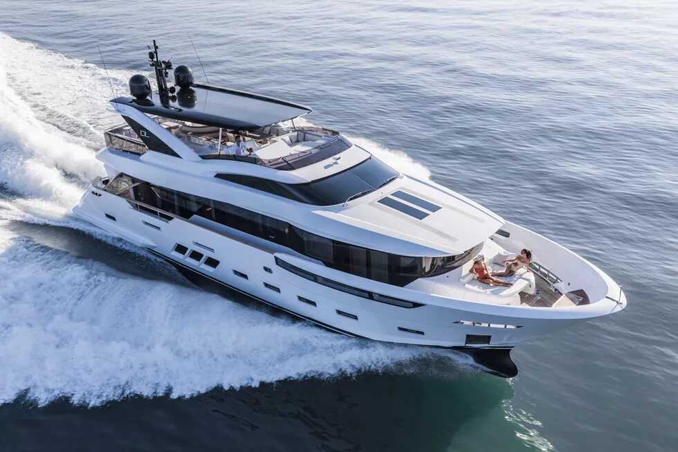 Прогулочная яхта. Dreamline 36 yacht. небольшая моторная яхта. красивые яхты.