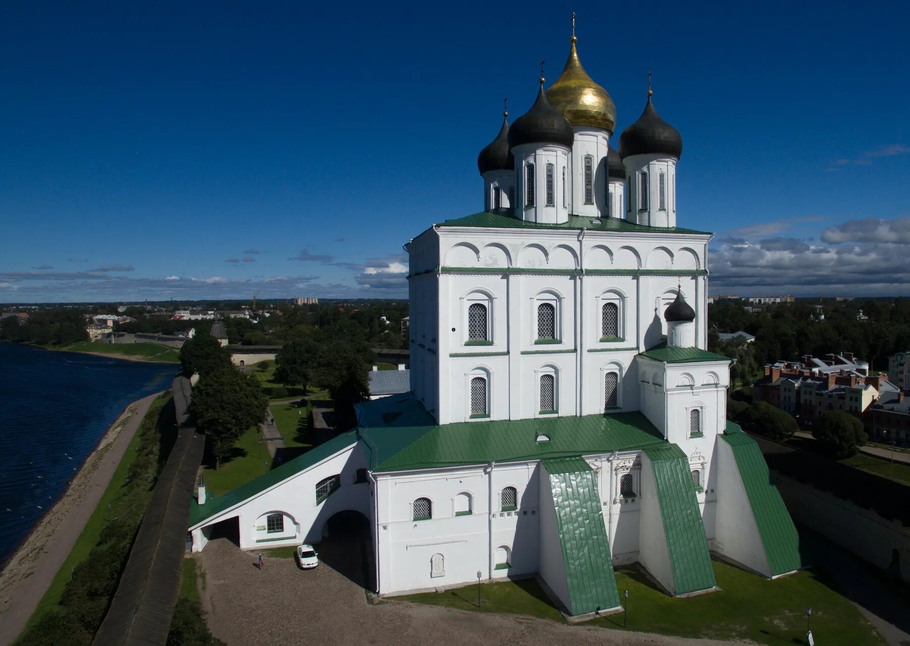 Псков свято троицкий. Храм Святой Троицы Псков.