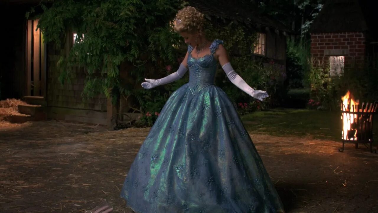 Once upon a cinderella. Люси хейл история золушки. Once upon a cinderella. Однажды в сказке золушка и принц. История золушки 3 (2011).