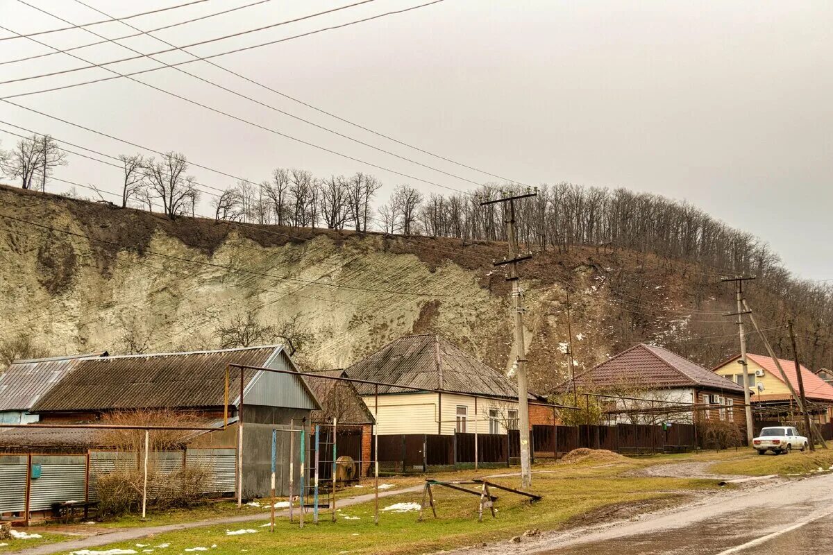 Хадыженск фото. Белая гора Хадыженск. Хадыженск Краснодарский край. Лысая гора Хадыженск. Хадыженск горы.