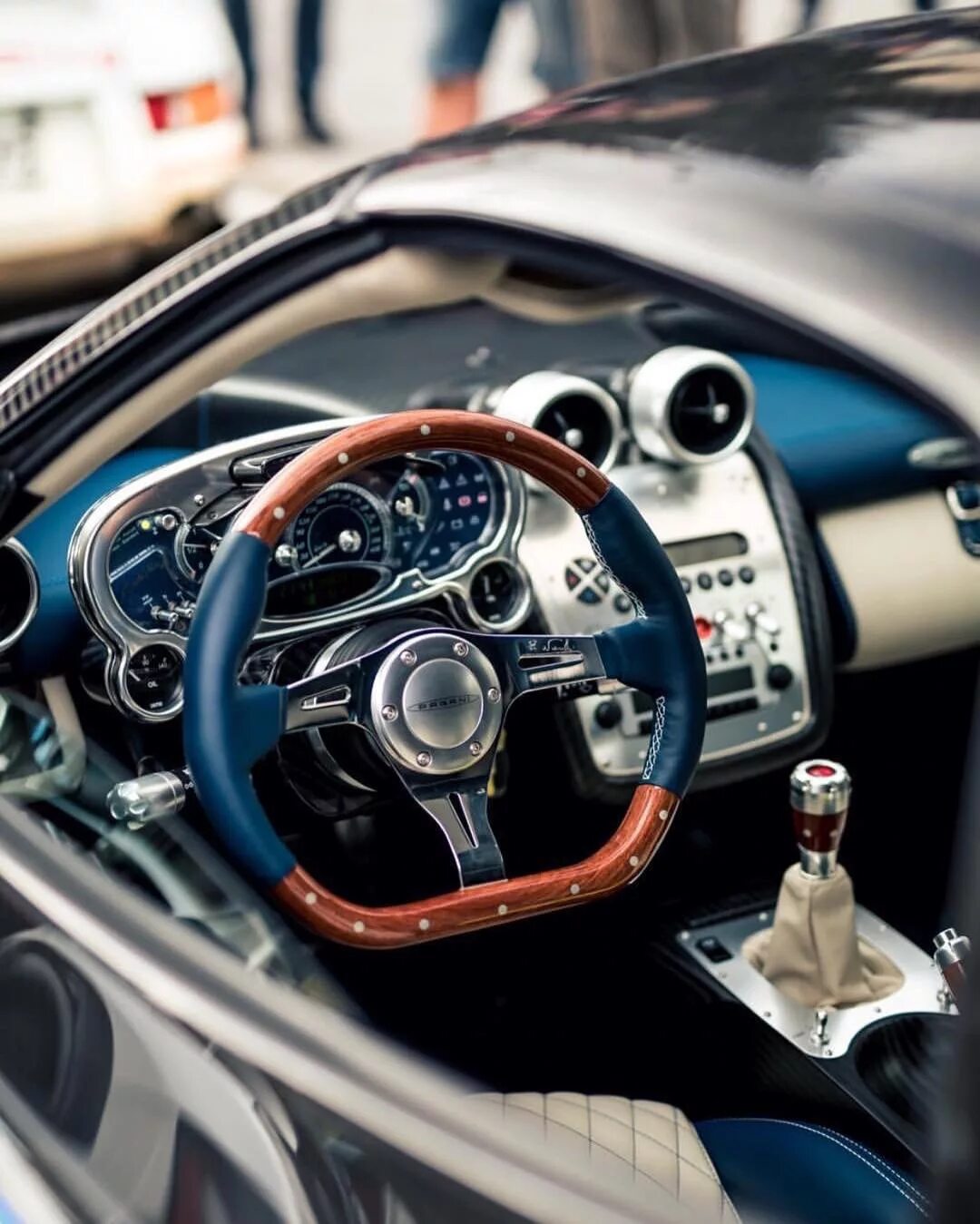 Pagani automobili s p a. Pagani huayra салон. pagani zonda салон. pagani 2025 салон. topcar pagani.